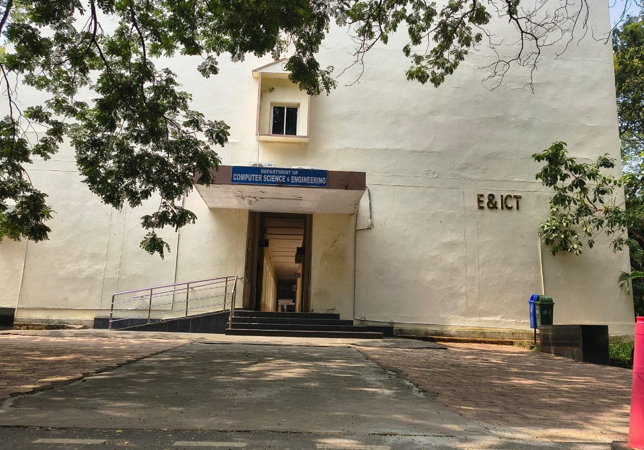 NIT Warangal Academic Building photo 2